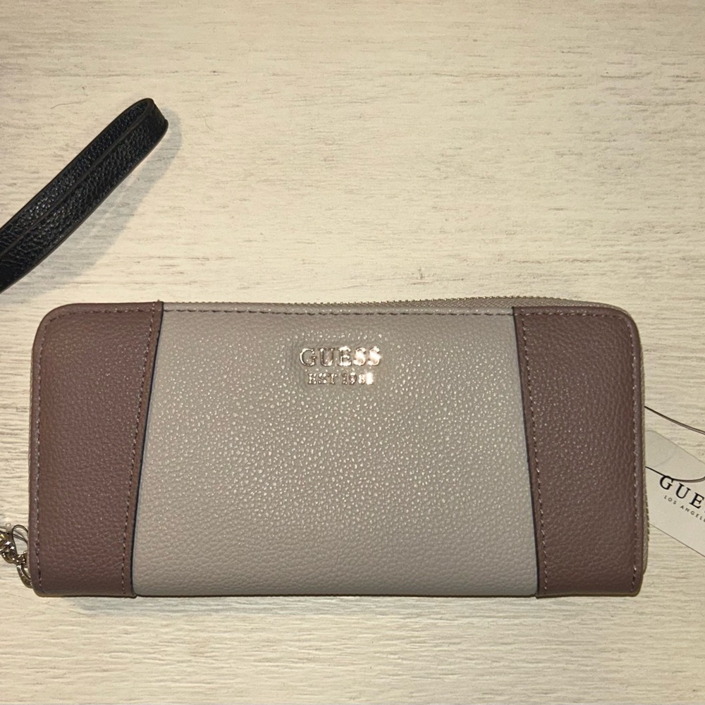 GUESS Women's Tan and Cream Wallet